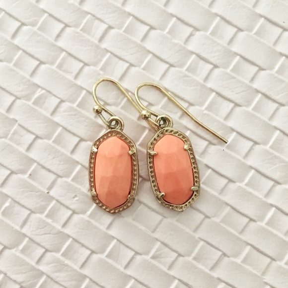 Kendra Scott Jewelry - Kendra Scott Lee Drop Earrings in Peach